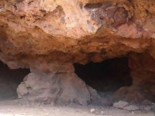 Φωτογραφία για ΣΟΚ στην Κρήτη: Ζουν σε σπηλιά!