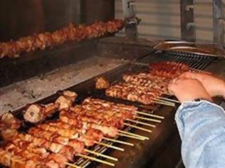 Φωτογραφία για Ξύλο και αίμα σε ψητοπωλείο της Θεσσαλονίκης - Tους επιτέθηκαν την ώρα που έτρωγαν!
