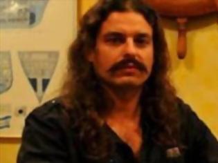 Φωτογραφία για Παντρεμένος με αλλοδαπή ο Καραϊσκάκης της ΧΡΥΣΗΣ ΑΥΓΗΣ!